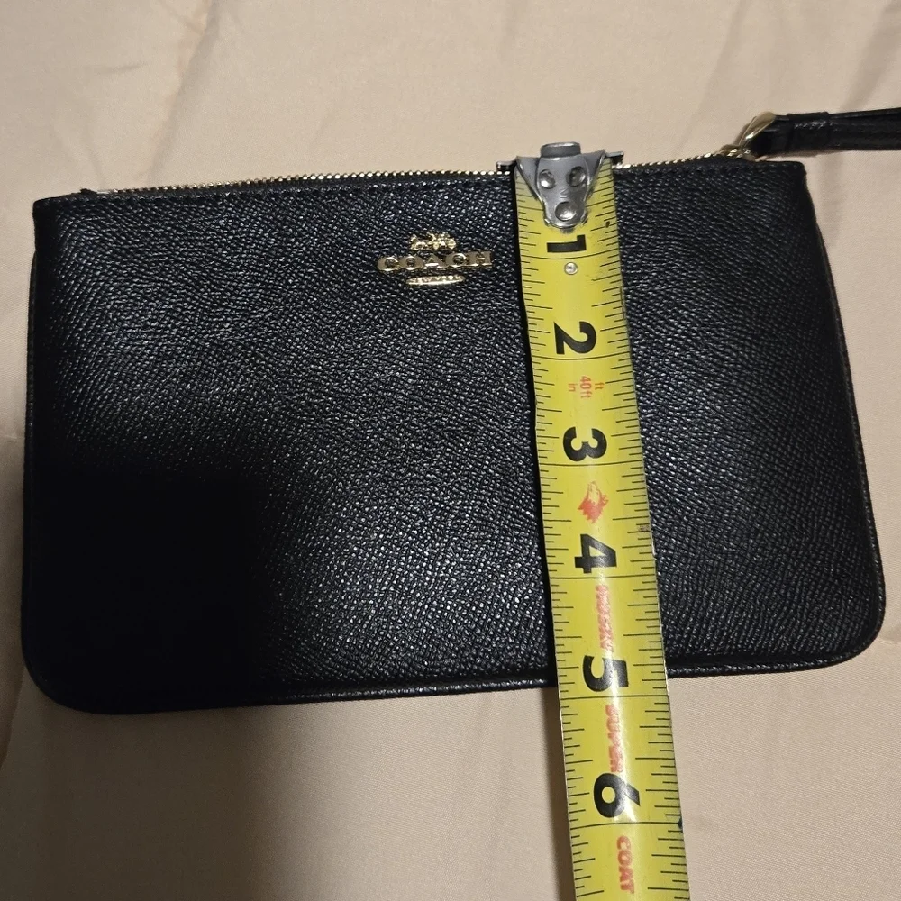Coach Black Leather Side Zipper Wrislet Almost 5x8